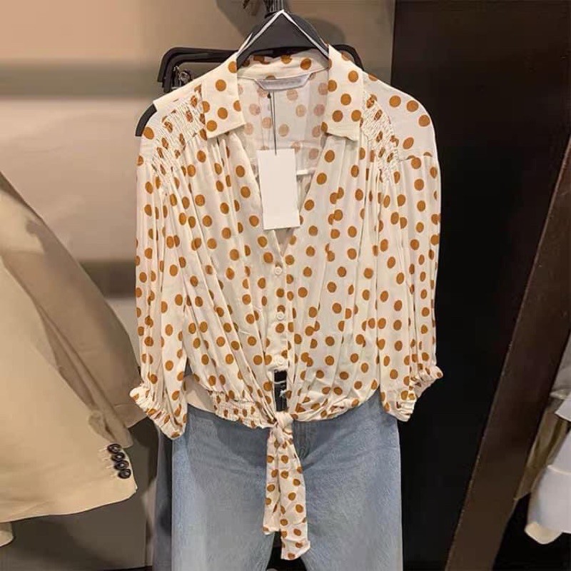 Áo chấm bi buộc vạt Zara