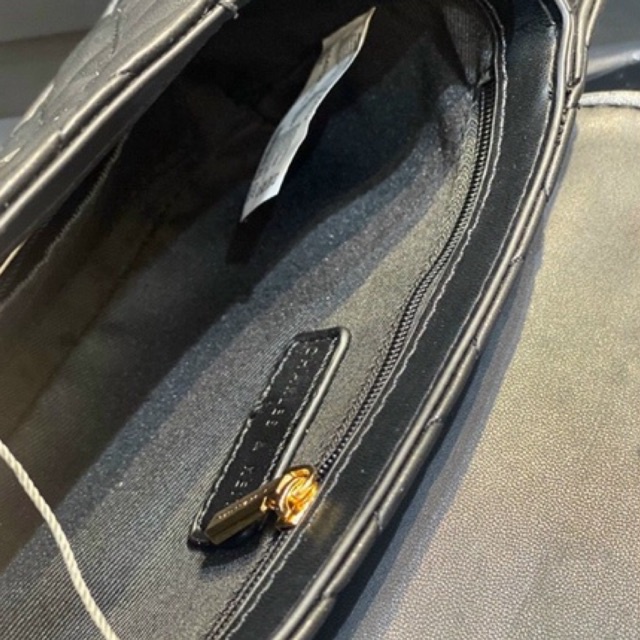 Túi đeo chéo CNNK charm mẫu mới, hàng có sẵn