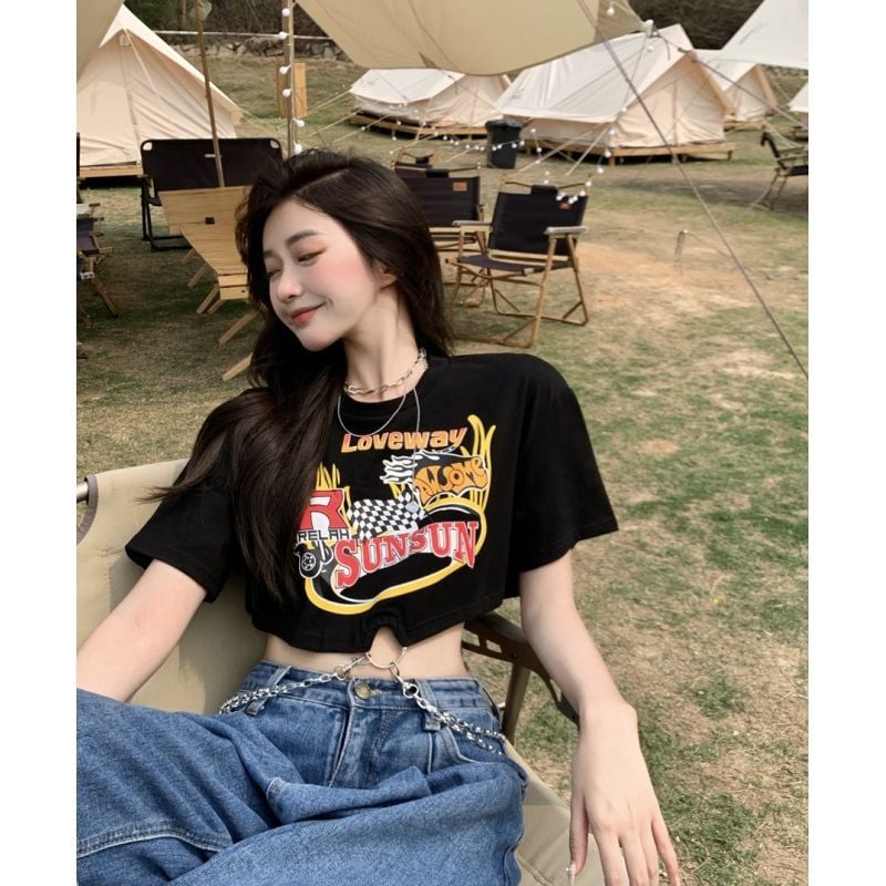 Áo thun croptop cộc tay đen phối xích freesize phong cách Âu Mỹ năng động cá tính Freesize <55kg