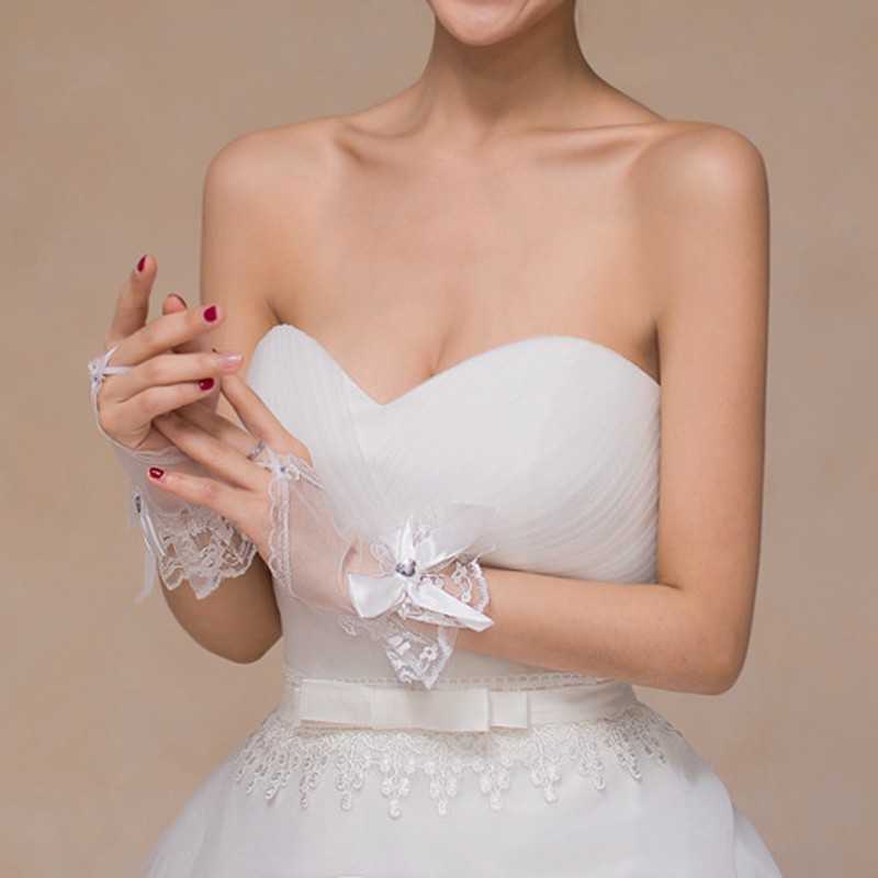 Găng tay cô dâu phối ren hoa đính nơ xinh xắn