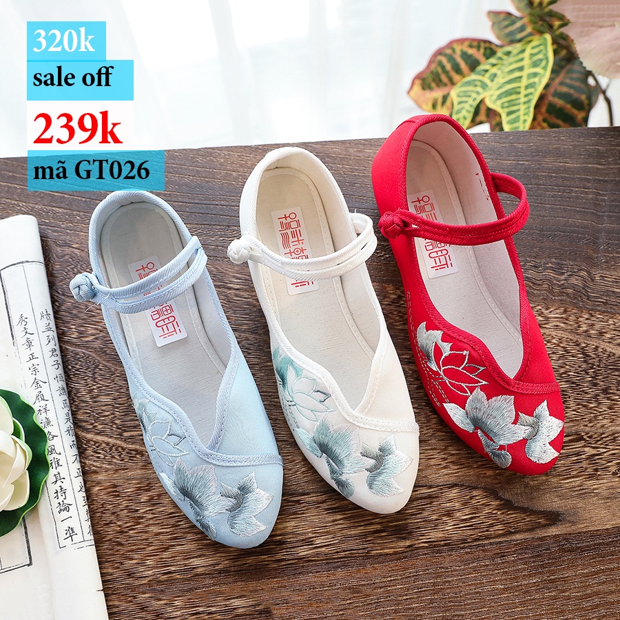 Giày thêu hoa đế thấp họa tiết trắng GT026