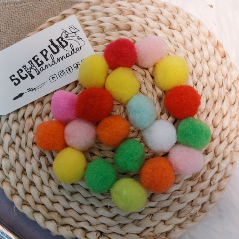 Gói 10 viên pom pom 2cm làm học liệu cho bé, trang trí, decor chụp hình | schepub handmade