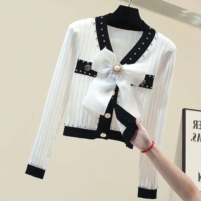 Áo len Nữ dài tay đóng cúc đính kim đá có ren mềm mại 2 màu mới 2022 mềm mịn sang trọng | BigBuy360 - bigbuy360.vn