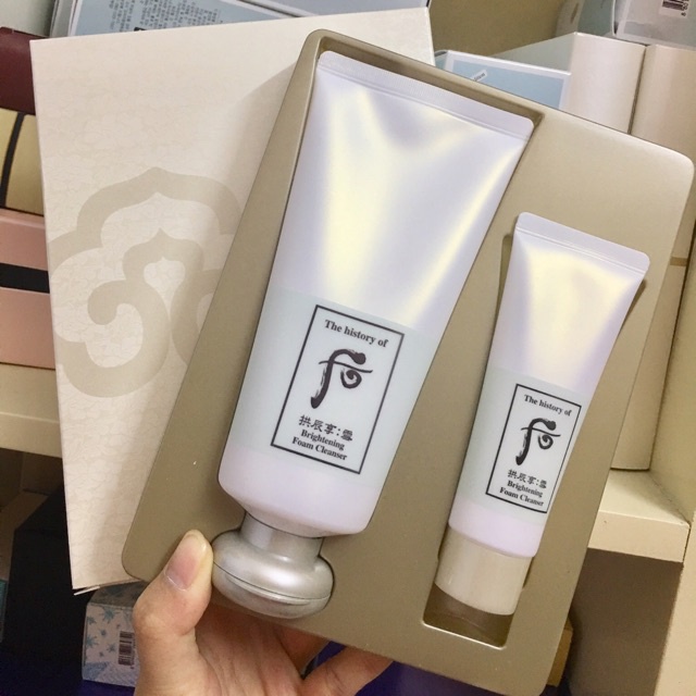 Sét Sữa Rửa Mặt WHOO Brightening Foam Cleanser Làm Sạch Sâu, Loại Bỏ Bã Nhờn, Giúp Trắng Da Mờ Nám 180ml + 40ml