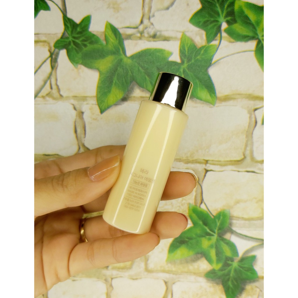 Kem dưỡng dạng sữa Hera Signia Emulsion cấp ẩm, cải thiện lão hóa cho da, dùng được cho da mụn