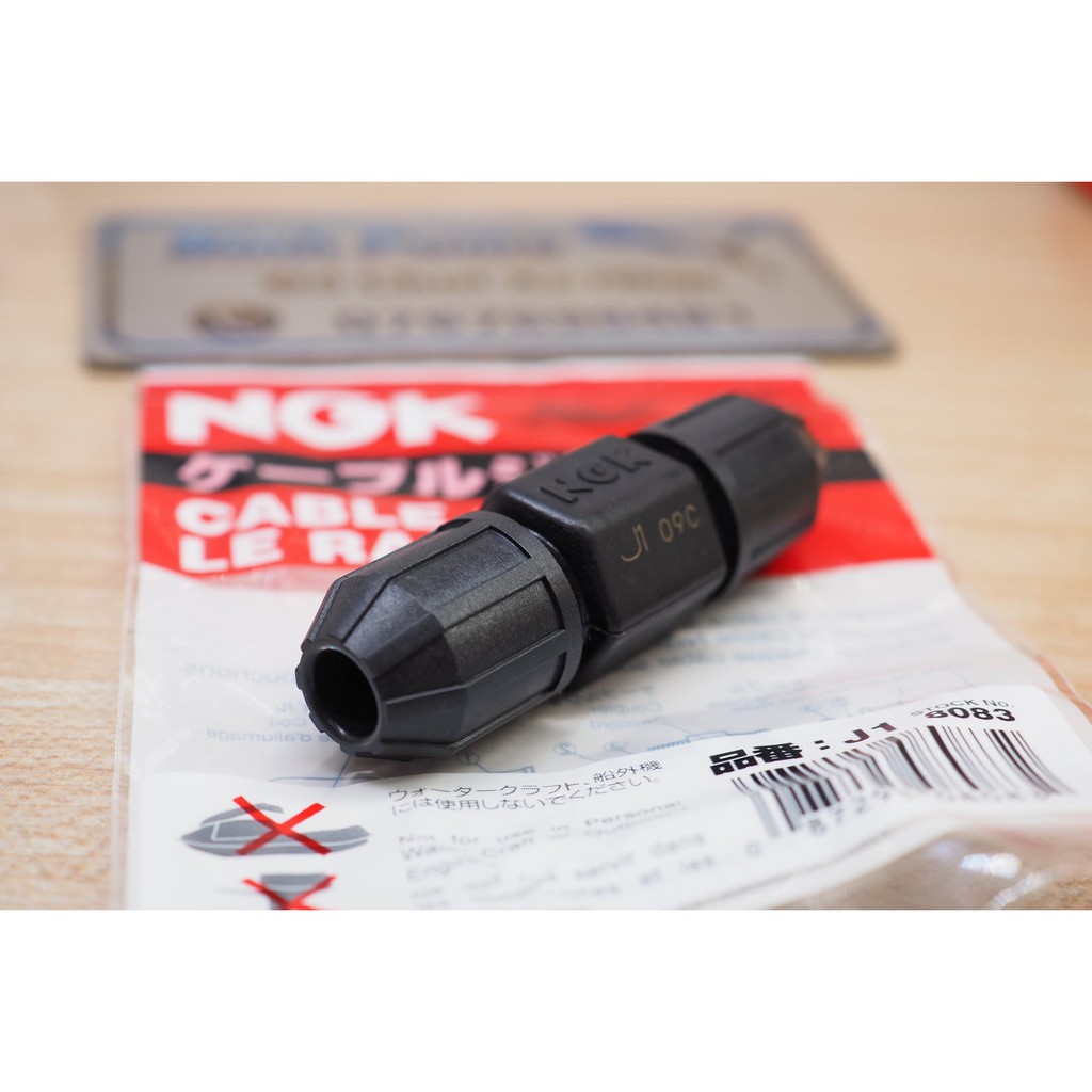 Đầu Nối Dây Tăng Áp NGK