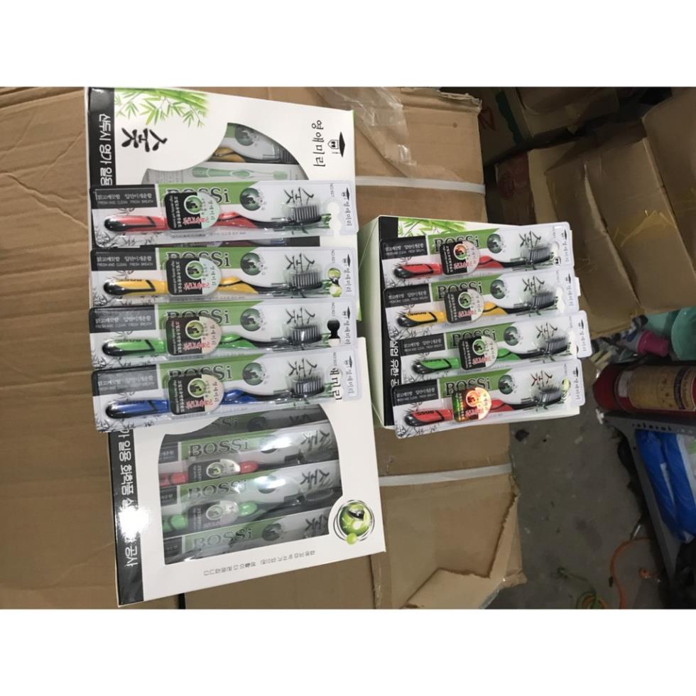 Bàn Chải Đánh Răng Than Tre Hoạt Tính Hàn Quốc BOSS