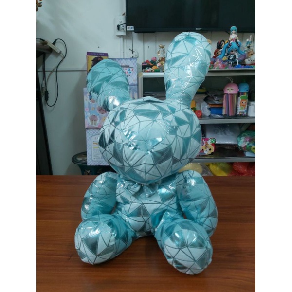 Thỏ màu sắc nhồi bông