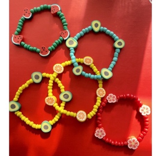 Vòng tay hạt cườm handmade hình trái cây và hoa nhiều màu sắc