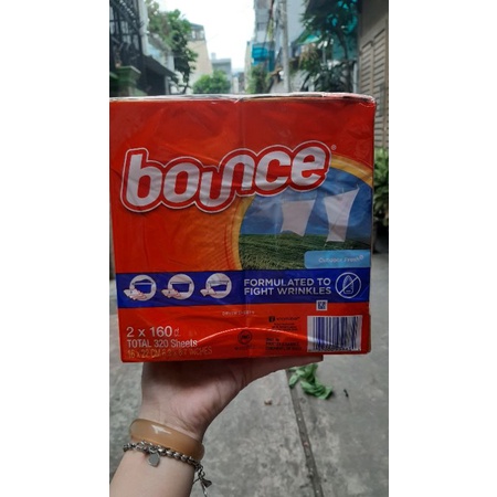 Giấy thơm quần áo và mềm vải BOUNCE Outdoor Fresh của Mỹ 1 tờ