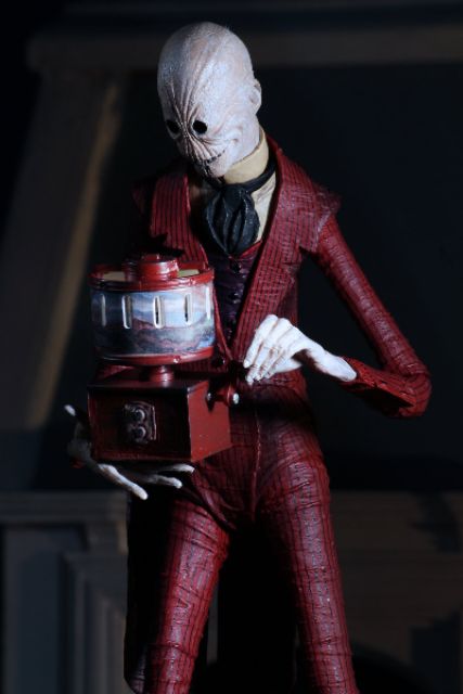 NECA Ultimate Crooked Man có sẵn
