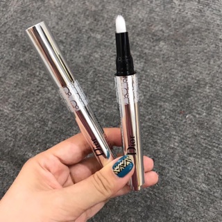 Bút che khuyết điểm Dior 001 tone sáng