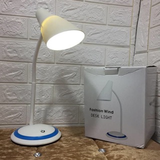 Đèn học chống cận cho bé