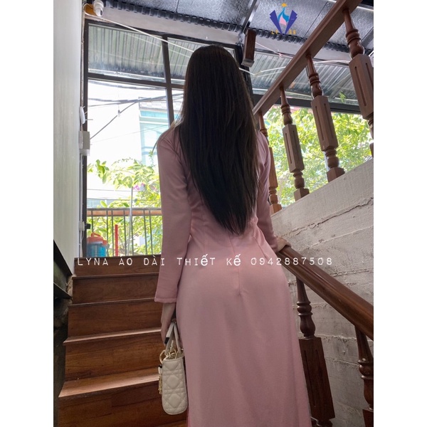 Áo dài đẹp, áo dài truyền thống Lụa mềm, mịn, mướt mặc mát và sang.