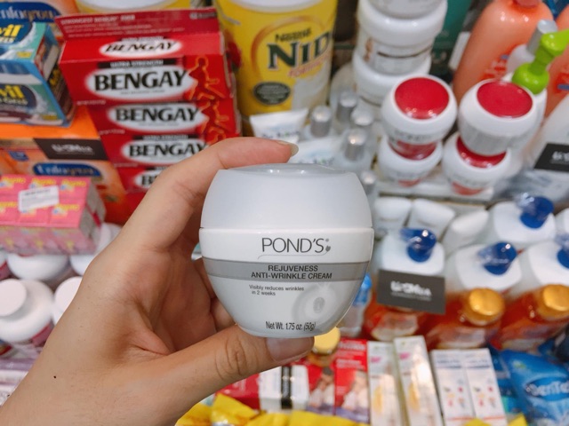 Kem trắng da chống lão hoá Pond’s ( nhập khẩu từ mỹ)