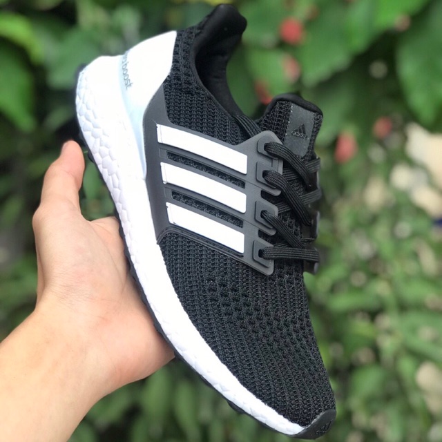 Ultraboost đen sọc trắng 4.0