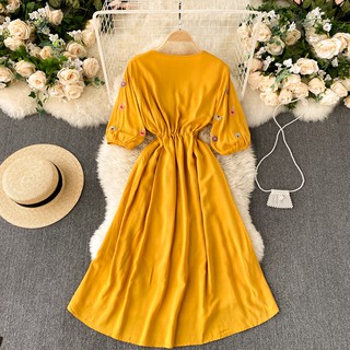 (sẵn) VÁY BOHO DÁNG XÒE CỔ V THÊU HOA