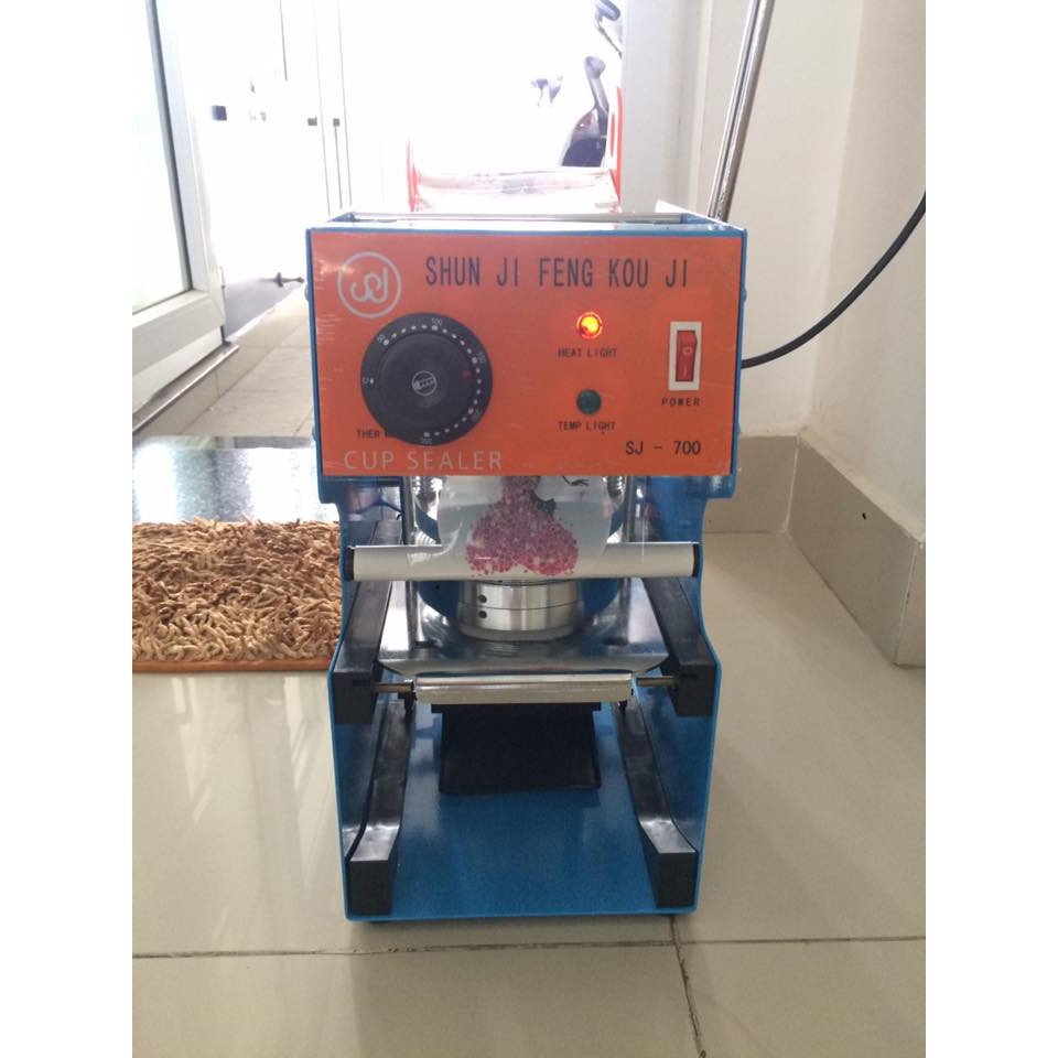 Máy ép miệng ly nhựa thể tích 500ml và 700ml