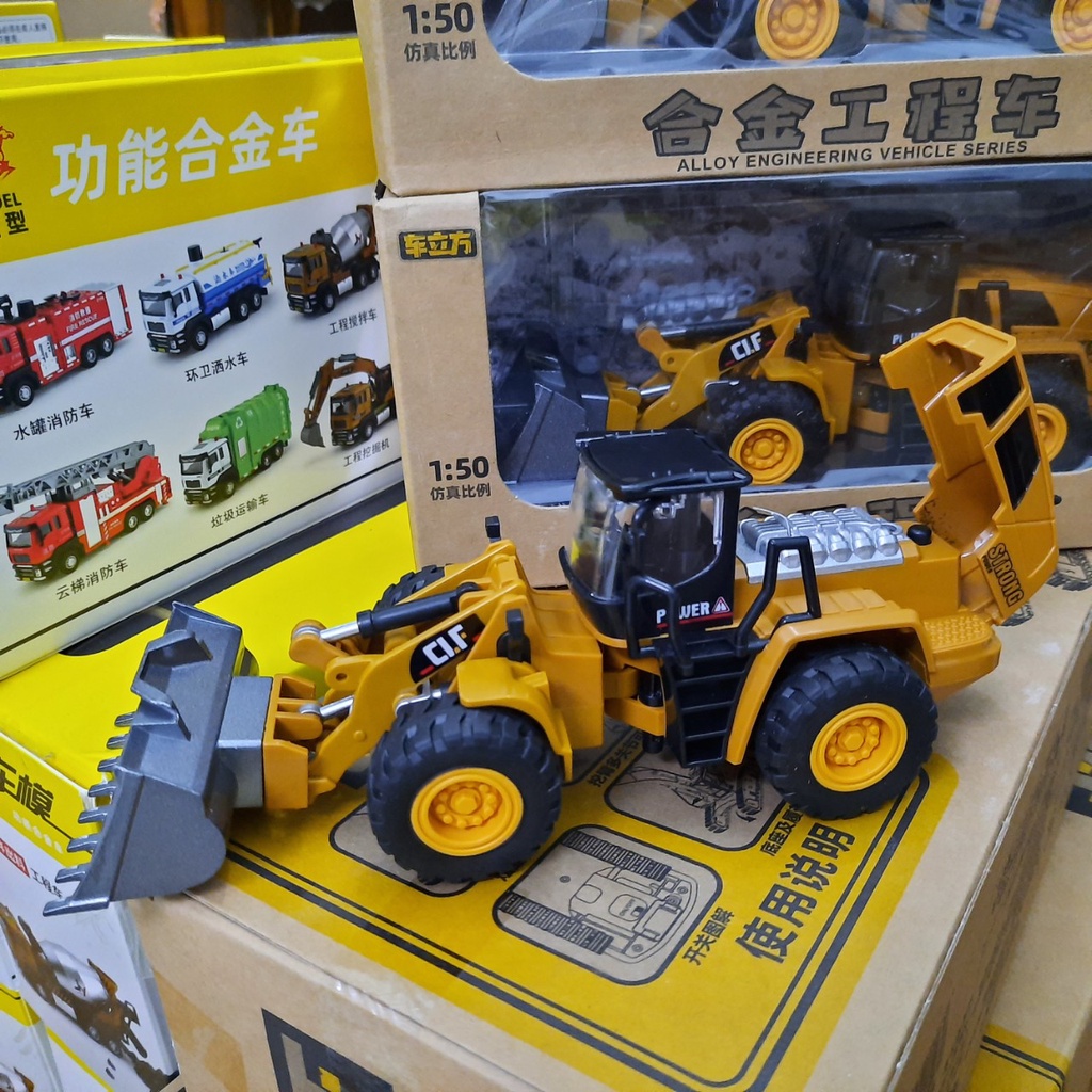 Mô hình xe xúc ủi đất đồ chơi trẻ em - Xe có gầu xúc kim loại có đèn sáng tỉ lệ 1:50