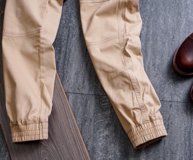 Quần jogger kaki túi hộp