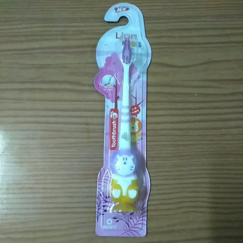 Bàn chải đánh răng trẻ em dành cho bé từ 3tuổi