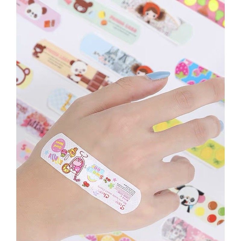 Set 2 Miếng Băng Keo Cá Nhân URGO Hoạt Hình đủ mẫu - Siêu CUTE - Loại có lỗ thoáng khí tiện lợi