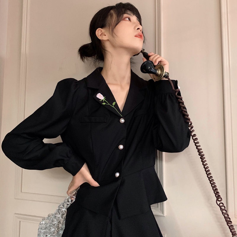 Bộ đầm hai mảnh kiểu vest cài nút dáng ôm thời trang xuân thu phong cách Pháp retro thêu họa tiết hoa hồng dành cho nữ | BigBuy360 - bigbuy360.vn