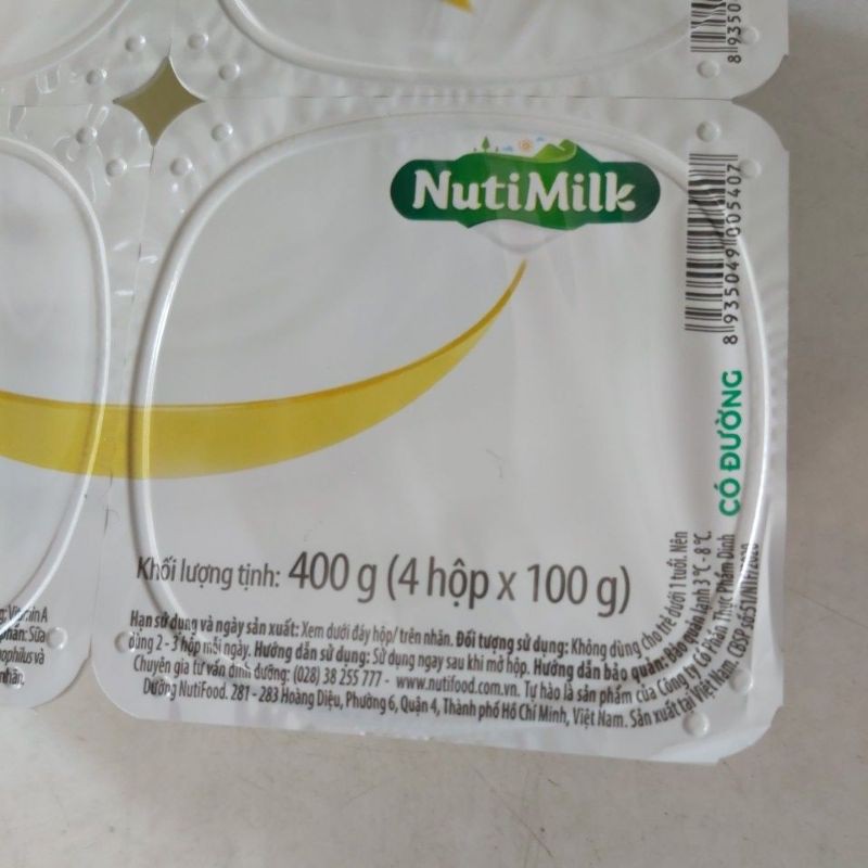 Sữa chua có đường Nutimilk lốc 4 hộp