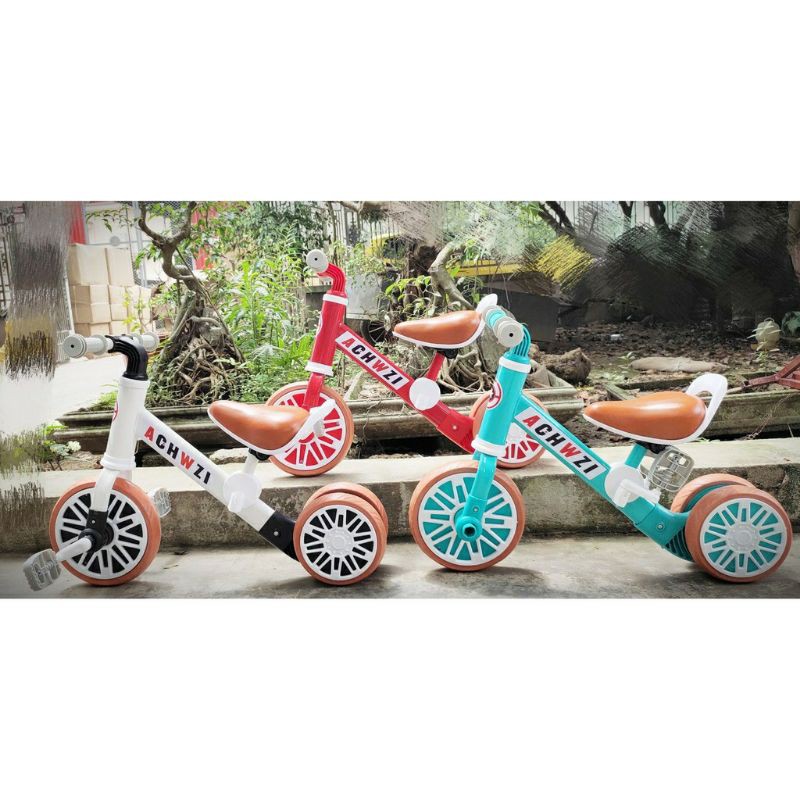 Xe chòi chân có bàn đạp