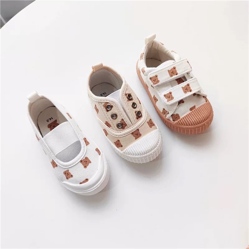 Giày vải canvas hoạ tiết gấu siêu xinh cho bé iu 🐻