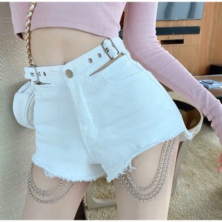 Quần đùi phối dây xích cá tính