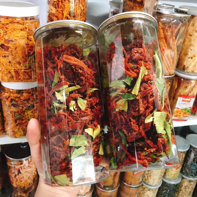 khô bò sợi lá chanh - hủ pet 300g tiệm ăn vặt nhà BÒ XINH | BigBuy360 - bigbuy360.vn
