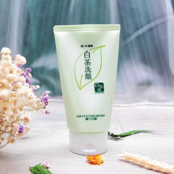 Sữa Rửa Mặt Trà Xanh Rohto Nhật Bản 120g