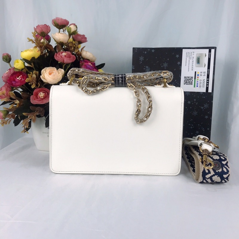 Túi xách Dior Jacki màu trắng size 25cm