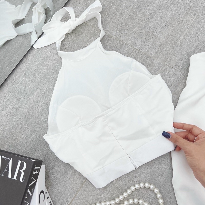 Set áo yếm trắng chân váy xẻ lưng thun