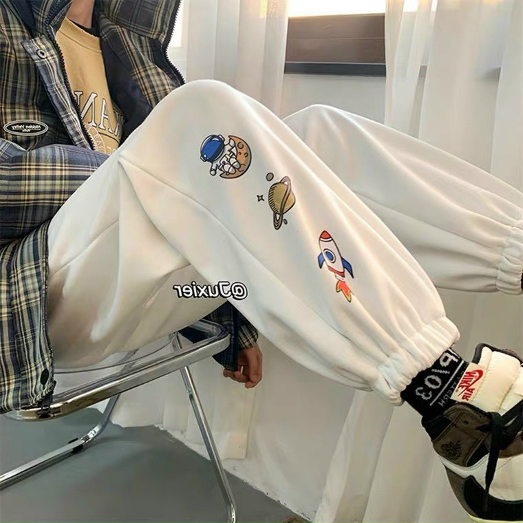 Quần Thể Thao Jogger Nam Nữ Hoạt Hình Hai Màu Bo Gấu 2 Dáng Trong 1 Phong Cách Hàn Quốc