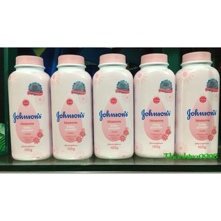 Phấn thơm Johnson Baby Powder Blossom.