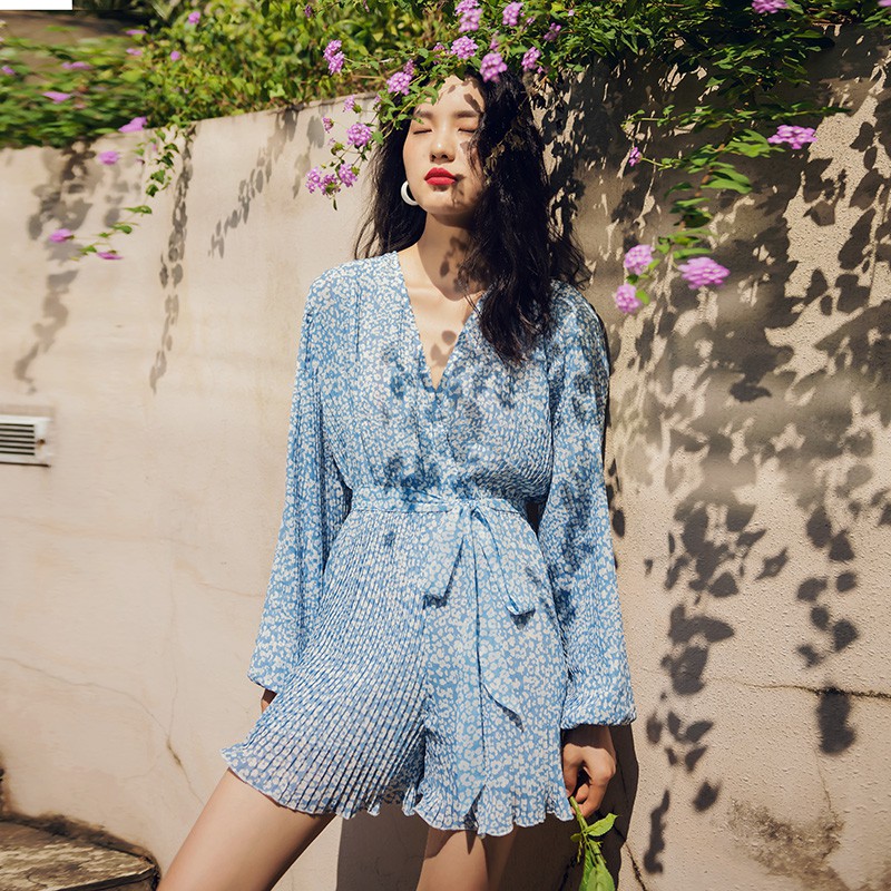 Jumpsuit xanh hoa nhí cổ V thắt eo siu xinh (có hình thật)