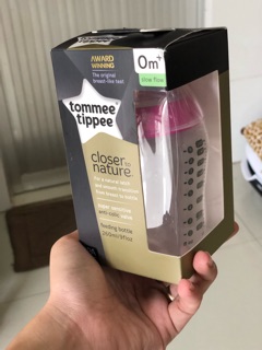 Bình sữa tommee tippee