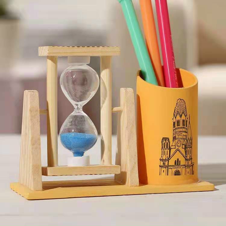 Lọ đựng bút kèm đồng hồ cát siêu tiện lợi