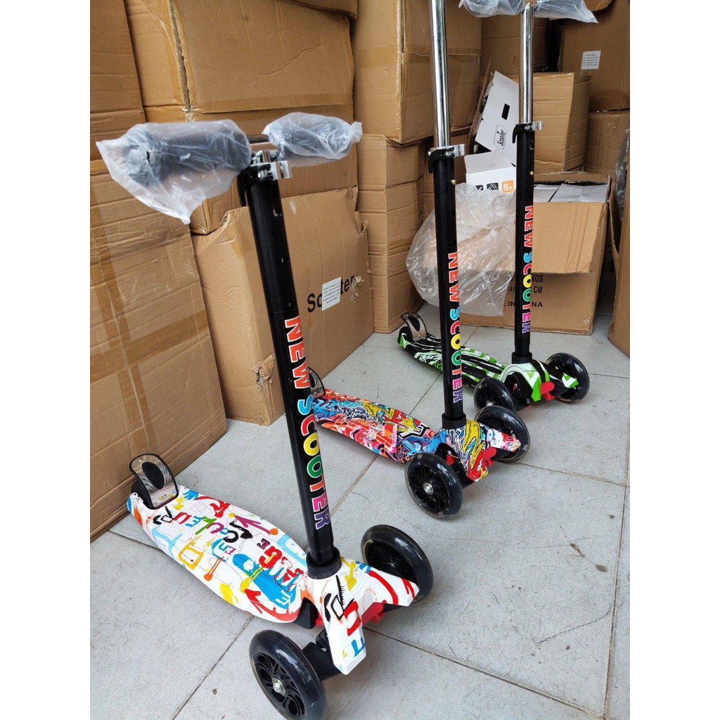 Xe trượt Scooter Họa Tiết Graffiti Cao Cấp Có Đèn Led