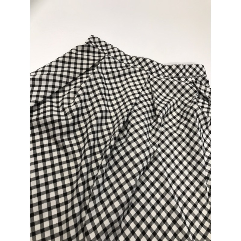 Pass chân váy caro