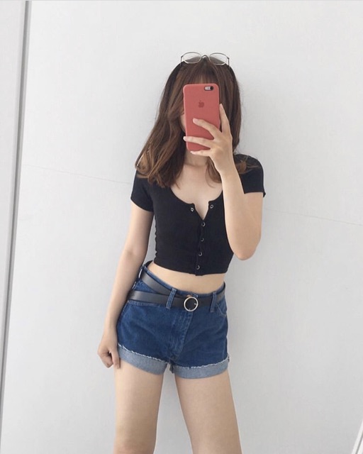 Áo croptop nút bấm basic