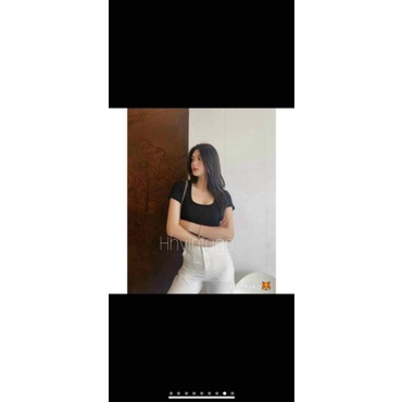 Áo thun cổ vuông trơn