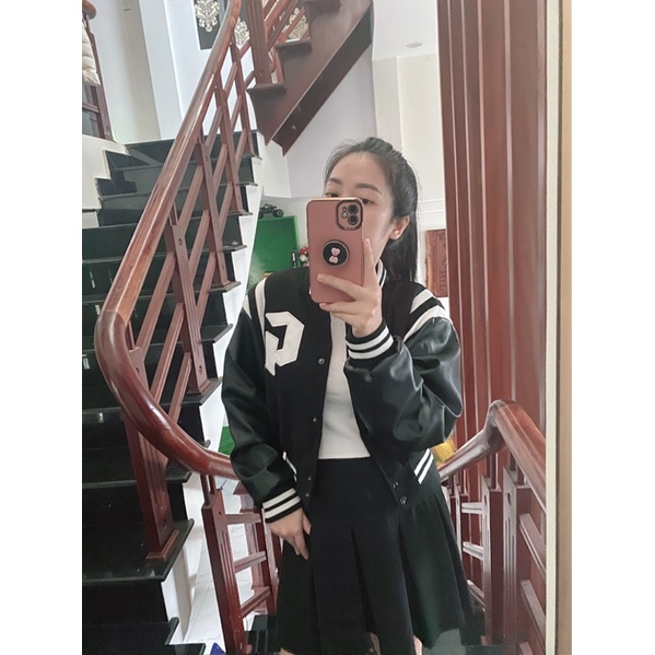 Khoác bomber dáng crop phối tay da