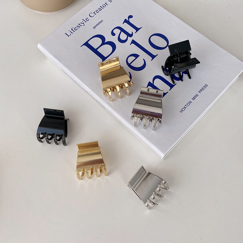 Kẹp Tóc Mini Bằng Kim Loại Hình Cá Mập Tiện Dụng Cho Nữ