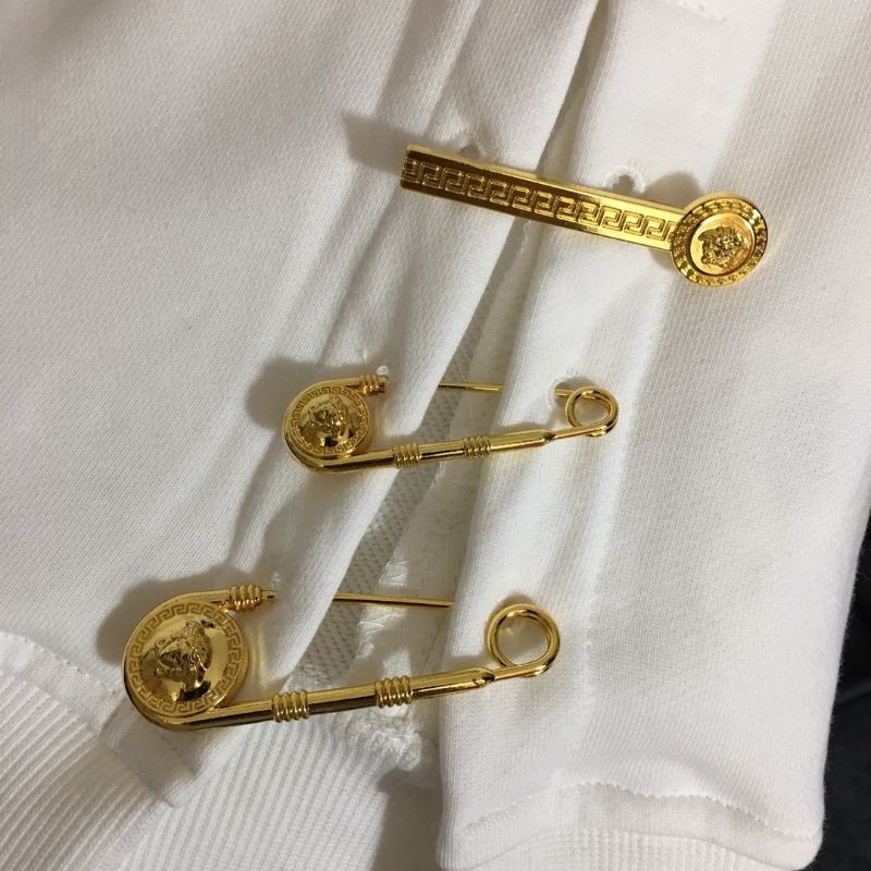 Kim Băng Cài Áo Versac