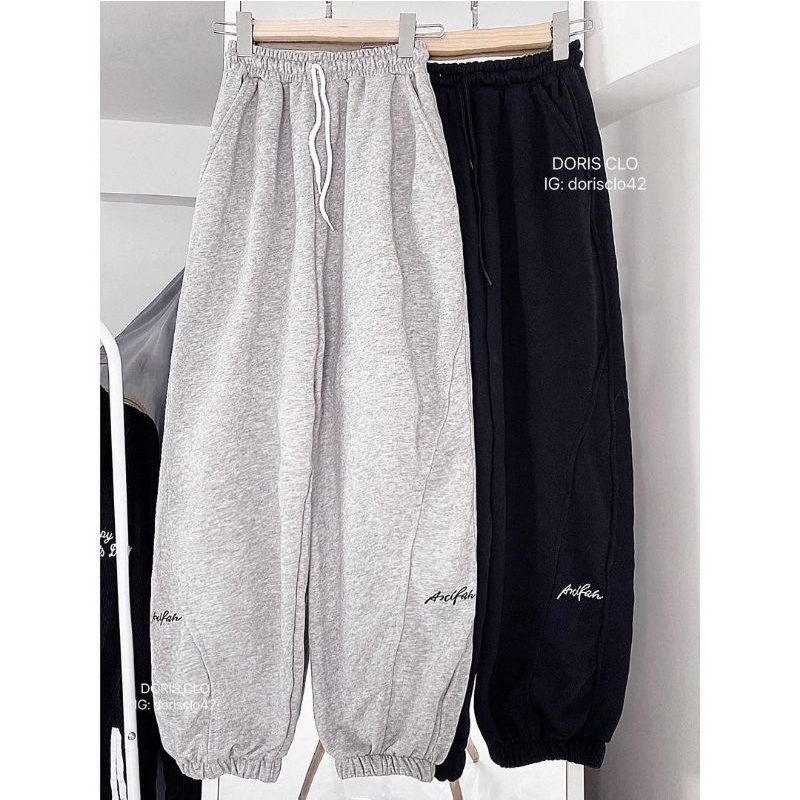 Quần Jogger Thêu Chữ Kí 2 Màu Đen Xám Chất Nỉ Chân Cua Form Nam Nữ