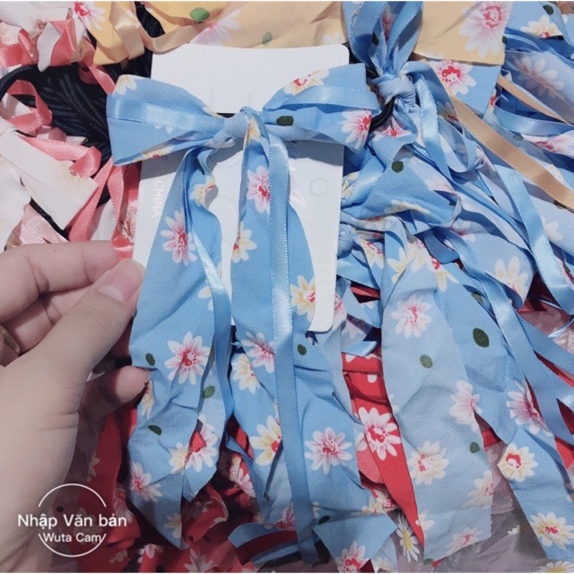 Dây buộc, kẹp tóc phong cách cổ trang.