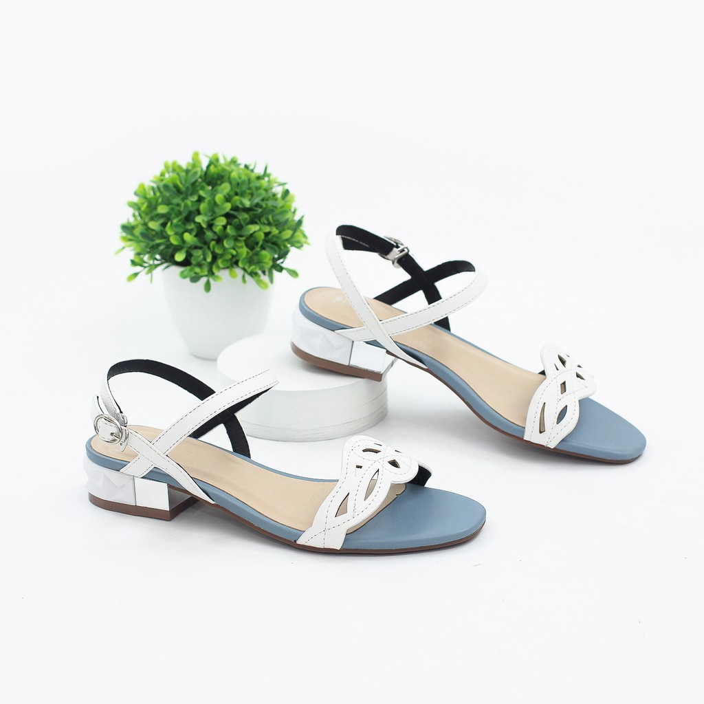 Giày Sandal 3cm Đế Vuông Quai Cutout Màu Đen Pixie X459